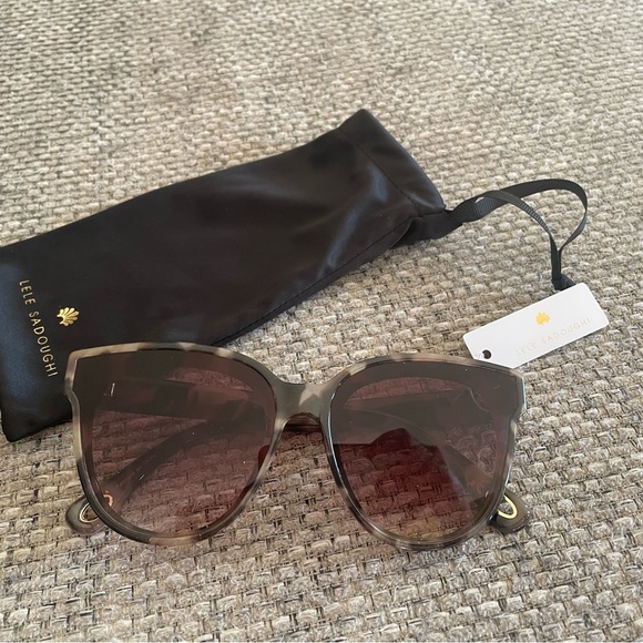 Lele Sadoughi NWT Brooklyn Glasses Tortoise Shell OS - Picture 2 of 4